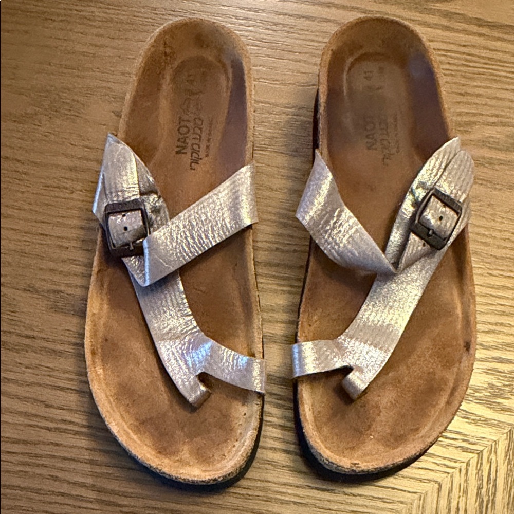 Naot Sandals Size 41 Gold
